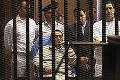 Суд над Мубараком перенесли Суд над Мубараком перенесли