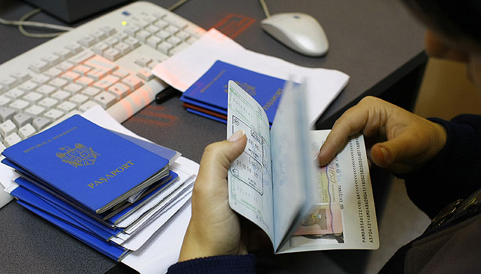 Граждане Молдавии смогут ездить в Европу без виз уже в 2014 году Граждане Молдавии смогут ездить в Европу без виз уже в 2014 году