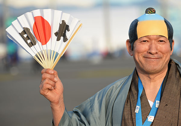 Болельщик сборной Японии на XXII зимних Олимпийских играх в Сочи.