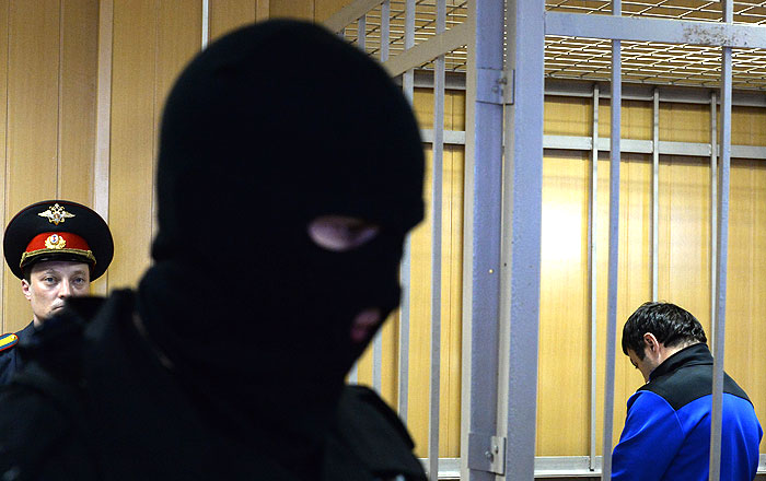 Расуловы не признали вины в нападении на полицейского на Матвеевском рынке Расуловы не признали вины в нападении на полицейского на Матвеевском рынке