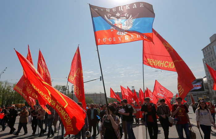 Митингующие захватили областную прокуратуру в Донецке Митингующие захватили областную прокуратуру в Донецке