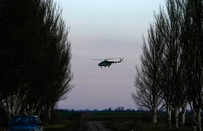 Ополченцы сбили военный вертолет под Славянском Ополченцы сбили военный вертолет под Славянском