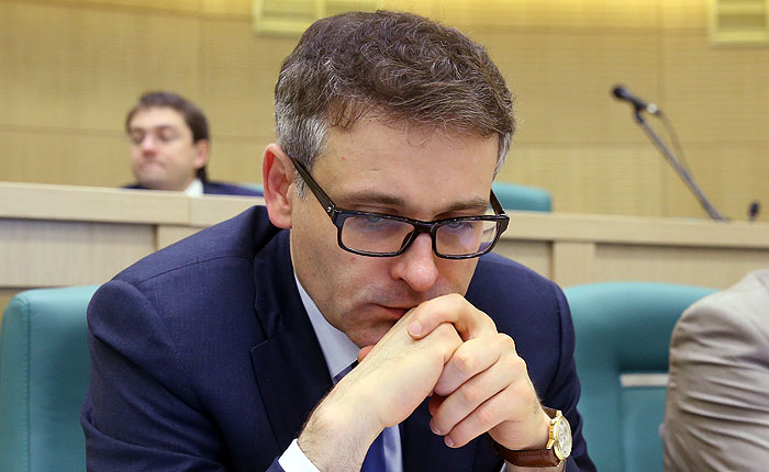 Совет Федерации лишил неприкосновенности сенатора Цыбко Совет Федерации лишил неприкосновенности сенатора Цыбко