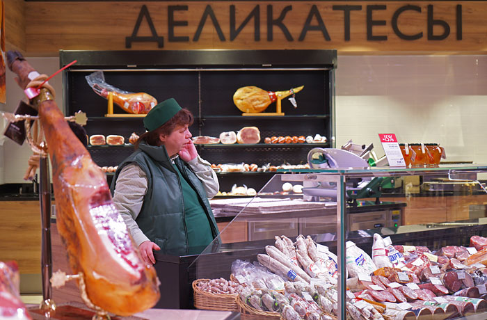Медведев огласил список запрещенных к ввозу продуктов Медведев огласил список запрещенных к ввозу продуктов
