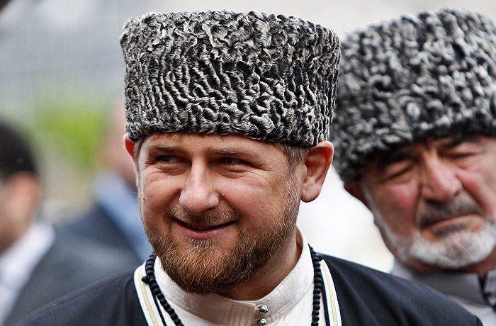 Кадыров назвал ложью слухи о сдавшихся в плен чеченцах на Украине Кадыров назвал ложью слухи о сдавшихся в плен чеченцах на Украине
