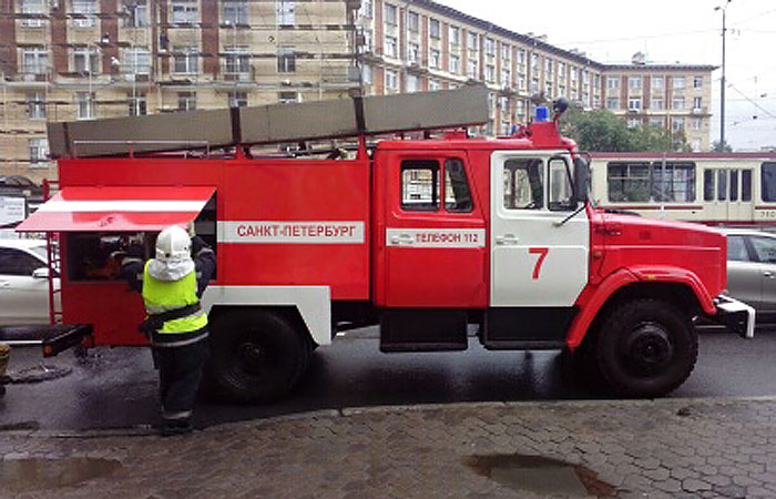 Четыре станции метро Петербурга закрыли из-за сильного задымления Четыре станции метро Петербурга закрыли из-за сильного задымления