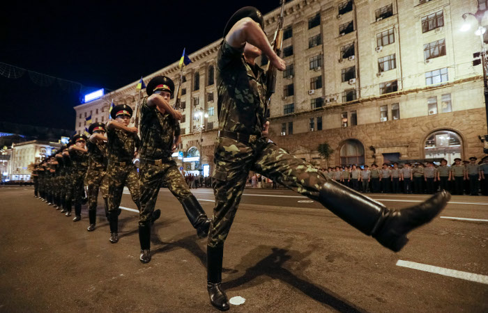 В Киеве пройдет парад войск по случаю Дня независимости Украины В Киеве пройдет парад войск по случаю Дня независимости Украины