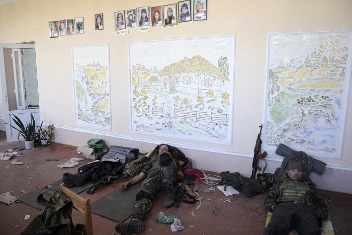Украинские власти договорились о выводе военных из окружения в Иловайске Украинские власти договорились о выводе военных из окружения в Иловайске
