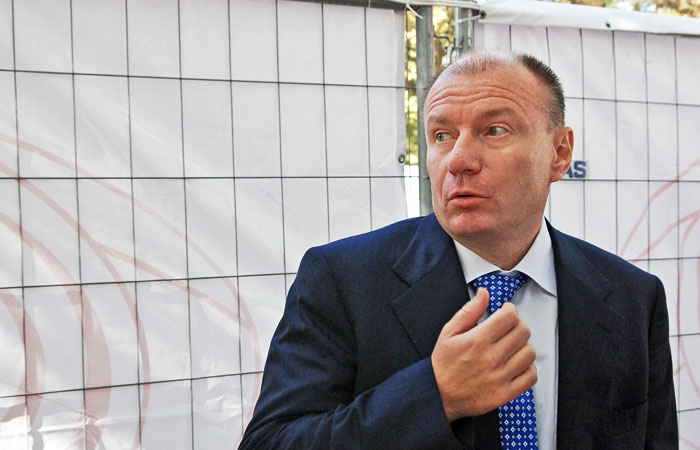Владимир Потанин запретил младшему сыну уезжать из России Владимир Потанин запретил младшему сыну уезжать из России