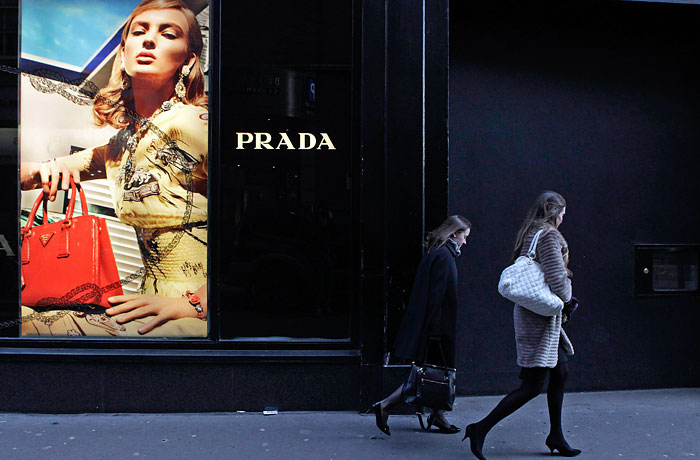 Власти Италии заподозрили владельцев Prada в уклонении от уплаты налогов Власти Италии заподозрили владельцев Prada в уклонении от уплаты налогов