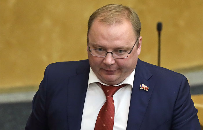 Депутату Госдумы Николаю Паршину предъявили обвинение в мошенничестве Депутату Госдумы Николаю Паршину предъявили обвинение в мошенничестве