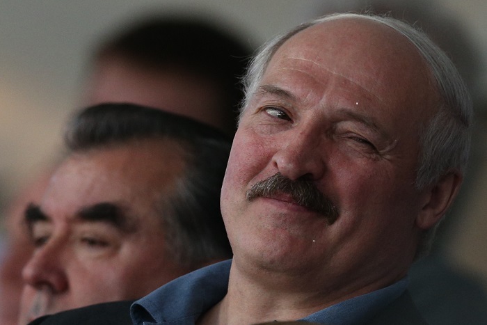 Лукашенко разрешил вернуть наказание за "тунеядство" Лукашенко разрешил вернуть наказание за "тунеядство"