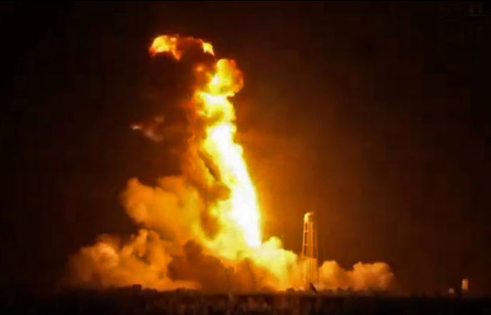 Взорвавшаяся ракета Antares была уничтожена по команде с земли Взорвавшаяся ракета Antares была уничтожена по команде с земли