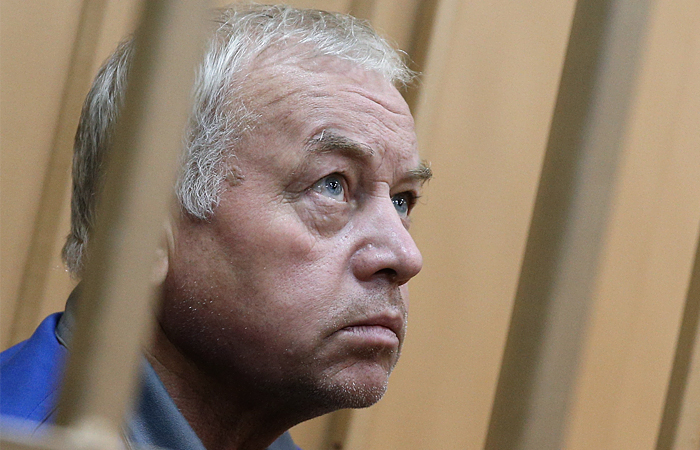 Водитель снегоуборщика стал пятым обвиняемым по делу о катастрофе во "Внуково" Водитель снегоуборщика стал пятым обвиняемым по делу о катастрофе во "Внуково"