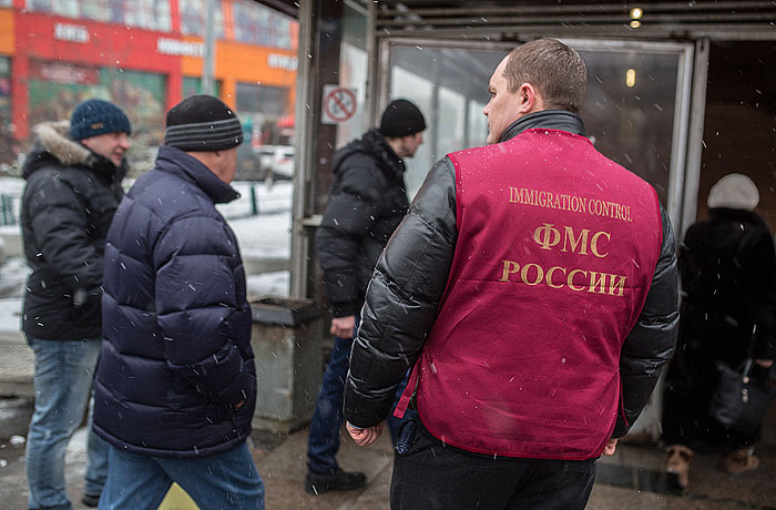 Сотням тысяч мигрантов на годы грозит запрет на въезд в Россию Сотням тысяч мигрантов на годы грозит запрет на въезд в Россию
