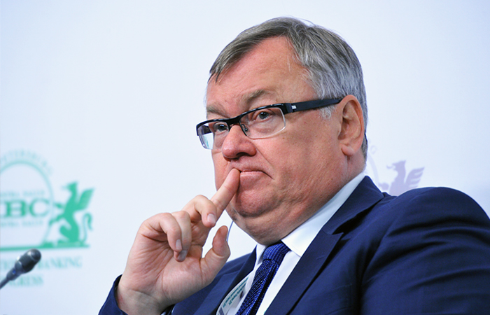 Костин назвал 2015 год самым сложным для российской экономики Костин назвал 2015 год самым сложным для российской экономики