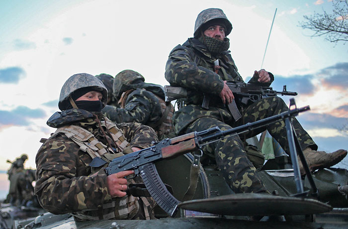 Яценюк предложил увеличить численность Вооруженных сил Украины почти на треть Яценюк предложил увеличить численность Вооруженных сил Украины почти на треть