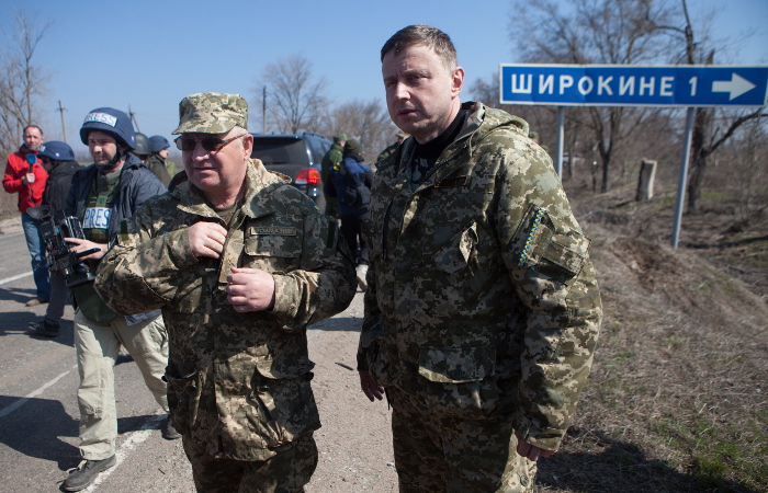 Мониторинговая миссия ОБСЕ опровергла информацию о попадании под обстрел в Широкино Мониторинговая миссия ОБСЕ опровергла информацию о попадании под обстрел в Широкино