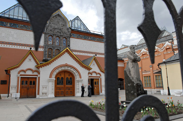 В Третьяковскую галерею пришли следователи в связи с делом о контрабанде В Третьяковскую галерею пришли следователи в связи с делом о контрабанде