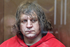 Александр Емельяненко приговорен к 4,5 годам за изнасилование