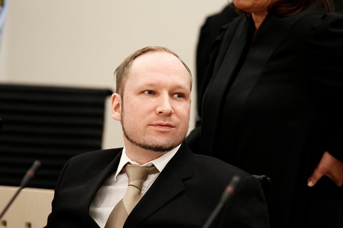 Андерс Брейвик поступил в университет Осло Андерс Брейвик поступил в университет Осло