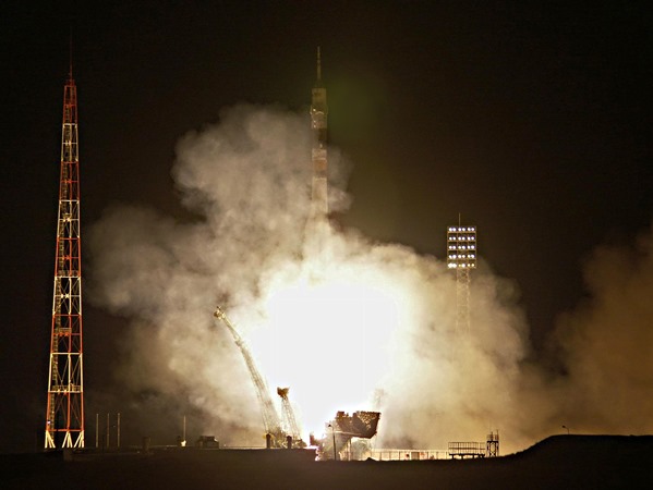 "Союз ТМА-17М" с международным экипажем стартовал с Байконура "Союз ТМА-17М" с международным экипажем стартовал с Байконура
