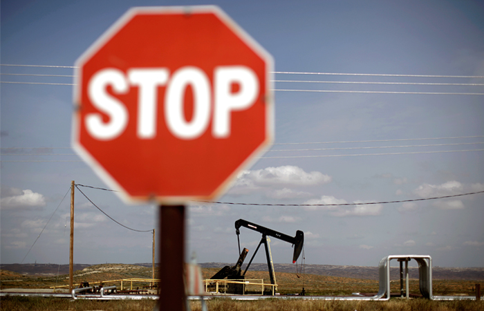 Энергетические компании отказались от проектов на $200 млрд из-за падения нефти Энергетические компании отказались от проектов на $200 млрд из-за падения нефти
