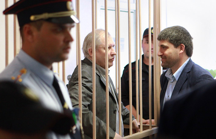 Обвиняемому в организации убийства Старовойтовой попросили дать 13 лет Обвиняемому в организации убийства Старовойтовой попросили дать 13 лет