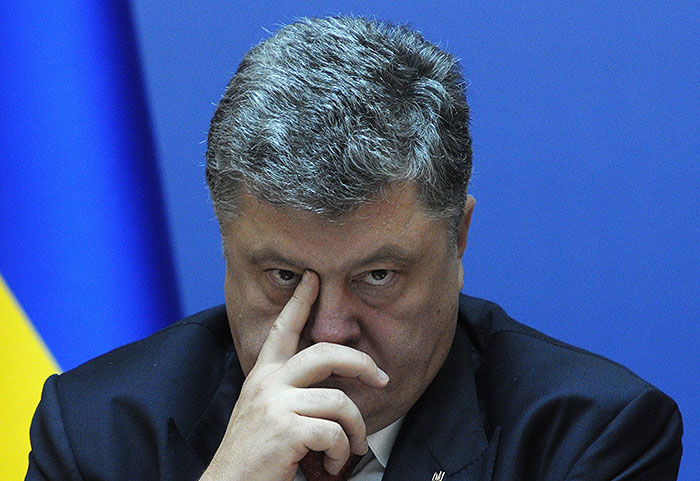 Порошенко заявил о возможности усиления санкций против России Порошенко заявил о возможности усиления санкций против России