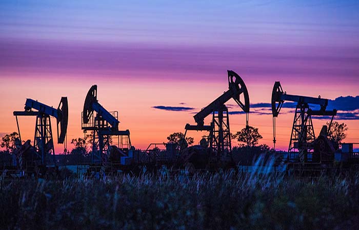 Чиновники оказались пессимистичнее нефтяников в прогнозах цен на нефть Чиновники оказались пессимистичнее нефтяников в прогнозах цен на нефть