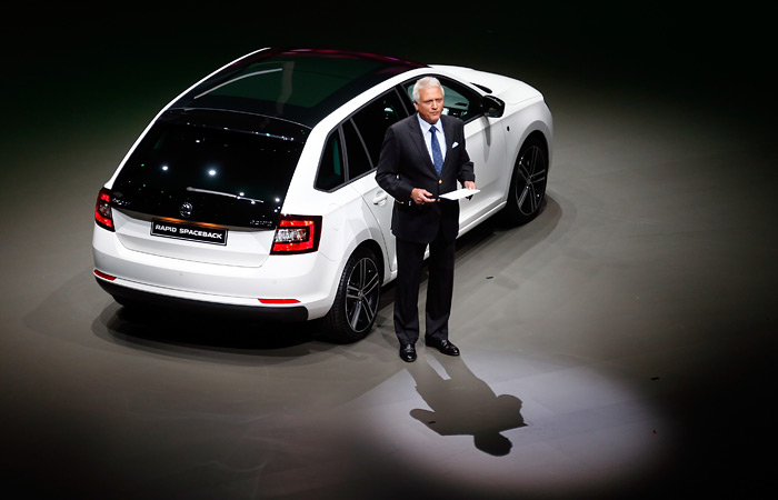 Volkswagen потерял еще одного топ-менеджера на фоне "дизельного скандала" Volkswagen потерял еще одного топ-менеджера на фоне "дизельного скандала"