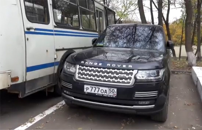 В автомобиле Георгадзе нашли глушитель и патроны к автомату В автомобиле Георгадзе нашли глушитель и патроны к автомату