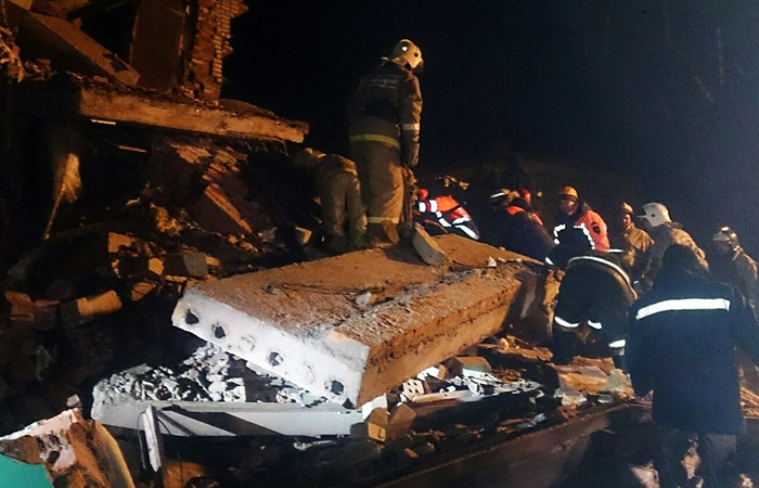 Найдены тела двух погибших при обрушении дома в Хабаровском крае Найдены тела двух погибших при обрушении дома в Хабаровском крае
