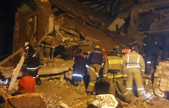 Число жертв обрушения жилого дома под Хабаровском достигло пяти человек Число жертв обрушения жилого дома под Хабаровском достигло пяти человек