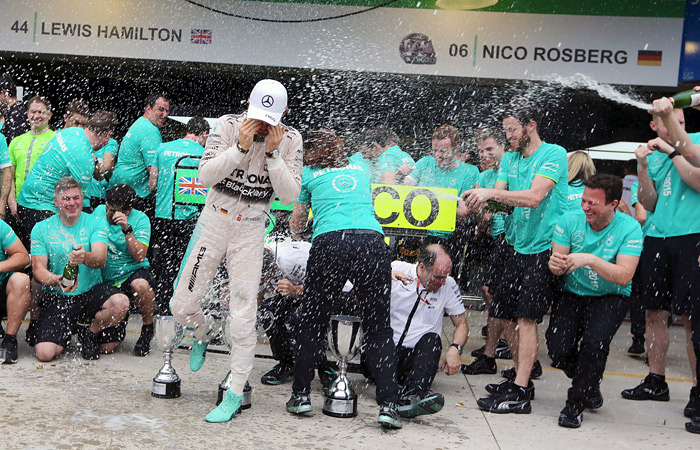 Пилот Mercedes Росберг выиграл Гран-при Бразилии "Формулы-1"