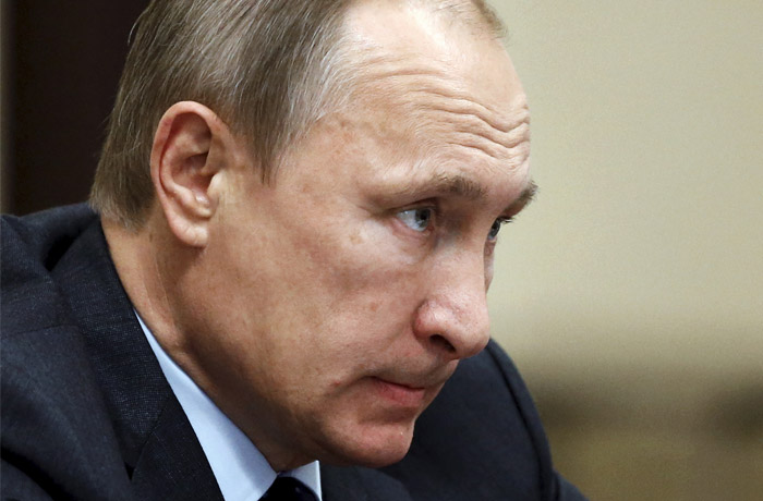 Путин пообещал найти и покарать организаторов теракта в А321 Путин пообещал найти и покарать организаторов теракта в А321