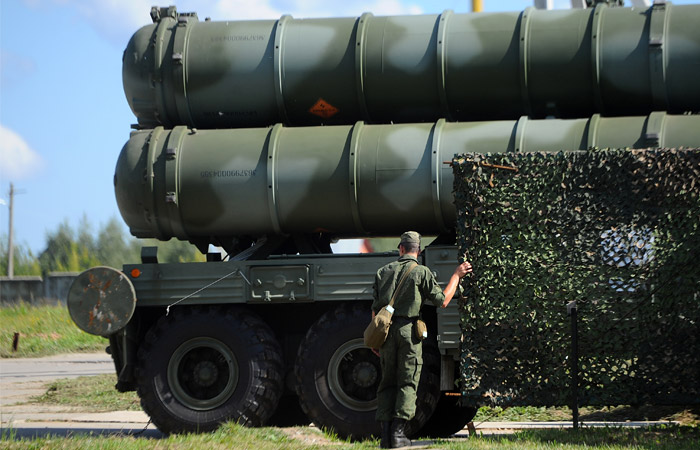 На российскую авиабазу в Сирии перебросят зенитно-ракетную систему С-400 На российскую авиабазу в Сирии перебросят зенитно-ракетную систему С-400