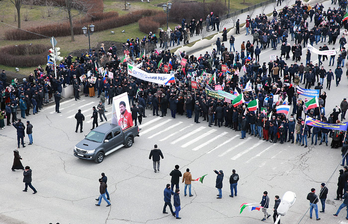 Митинг в поддержку Кадырова в Грозном завершился без происшествий Митинг в поддержку Кадырова в Грозном завершился без происшествий