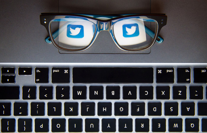 Twitter  4 -   2015 