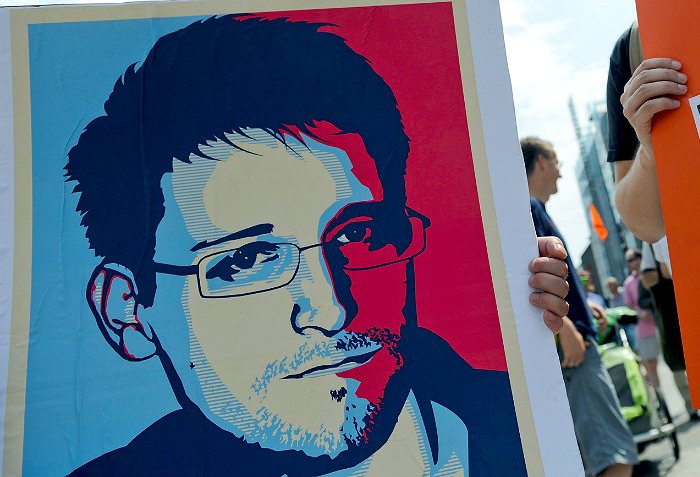 Самолет правительства США ждал Сноудена в Дании в июне 2013 года Самолет правительства США ждал Сноудена в Дании в июне 2013 года