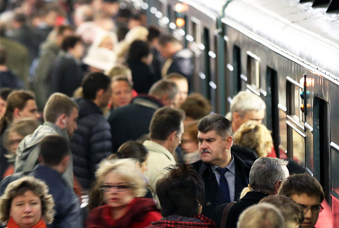 Поезда метро в утренний час пик проезжали станцию "Тульская" без остановки Поезда метро в утренний час пик проезжали станцию "Тульская" без остановки