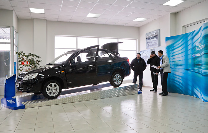 "АвтоВАЗ" повысил цены на ряд моделей Lada в среднем на 4,5% "АвтоВАЗ" повысил цены на ряд моделей Lada в среднем на 4,5%