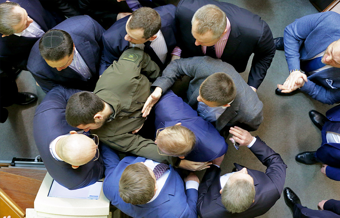 В парламенте Украины произошла потасовка В парламенте Украины произошла потасовка