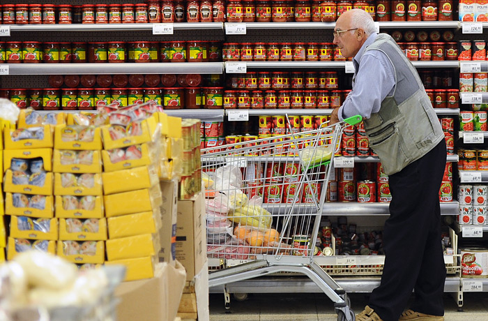 Большинство москвичей за последний год стали экономить на продуктах Большинство москвичей за последний год стали экономить на продуктах