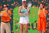 Кузнецова проиграла Азаренко в финале теннисного турнира в Майами