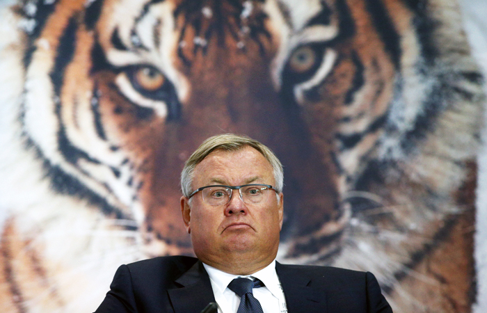 Костин отверг кредитование кипрской структурой ВТБ виолончелиста Ролдугина Костин отверг кредитование кипрской структурой ВТБ виолончелиста Ролдугина