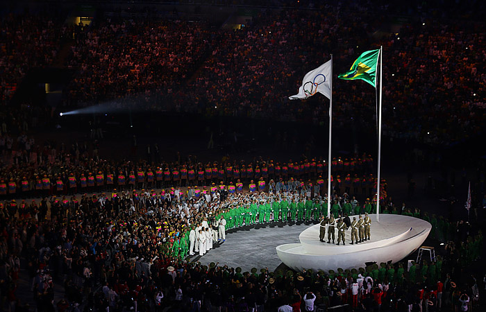 Поднятие Олимпийского флага