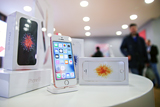     Apple      iPhone