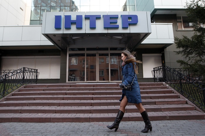 Здание студии телеканала "Интер" в Киеве поджигали дважды за вечер Здание студии телеканала "Интер" в Киеве поджигали дважды за вечер