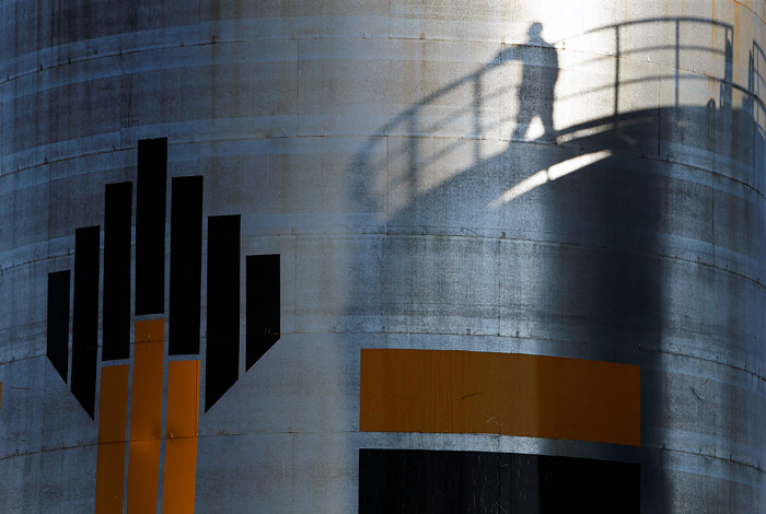 "Роснефть" сможет купить 50% "Башнефти" за сумму не более 330 млрд рублей "Роснефть" сможет купить 50% "Башнефти" за сумму не более 330 млрд рублей